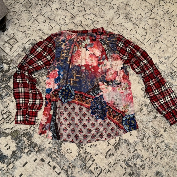 NWT Tolani Collection Adyna Plaid and Velvet printed back shirt - Picture 2 of 8